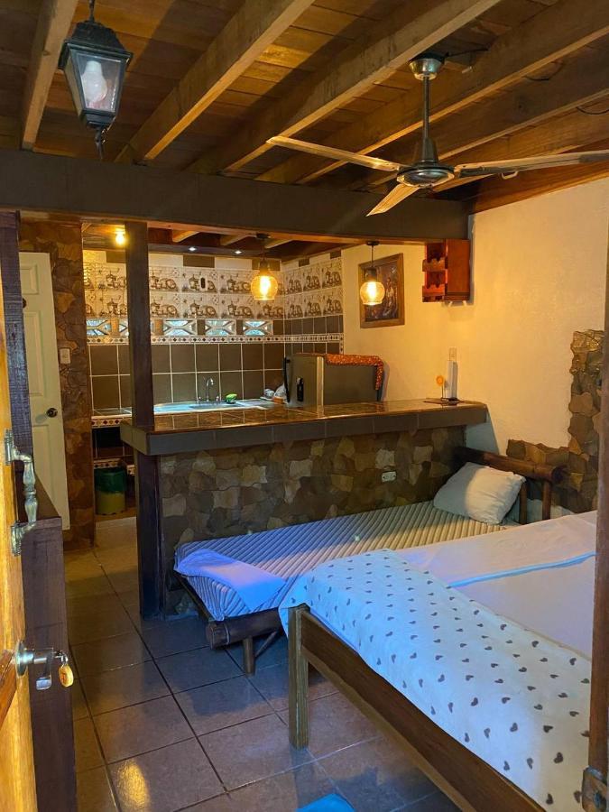 Hostal Cecilia Puerto Viejo de Talamanca 외부 사진