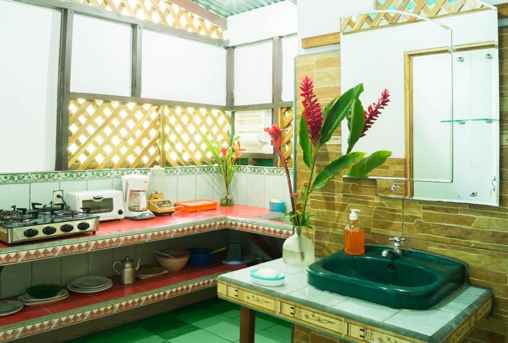 Hostal Cecilia Puerto Viejo de Talamanca 외부 사진
