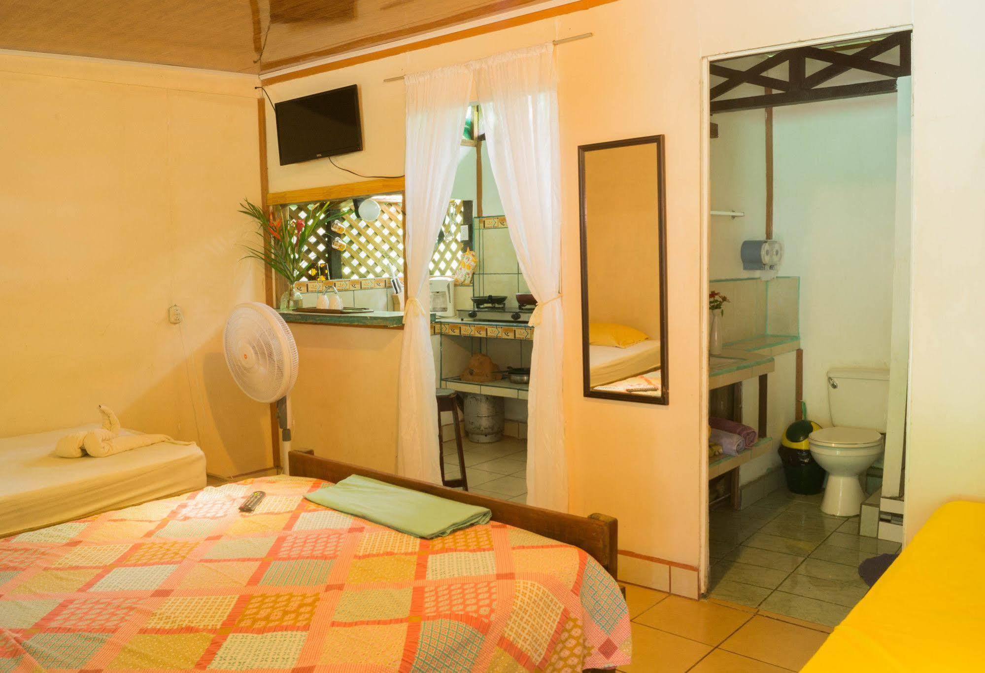 Hostal Cecilia Puerto Viejo de Talamanca 외부 사진