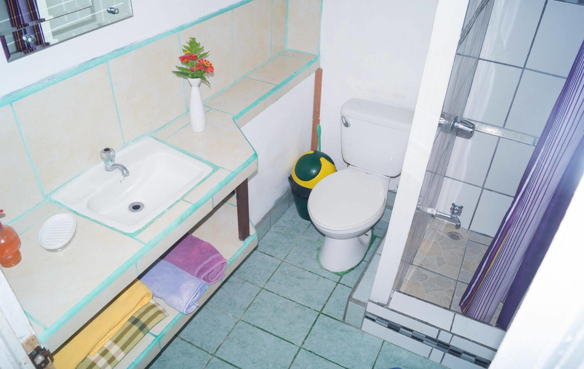 Hostal Cecilia Puerto Viejo de Talamanca 외부 사진