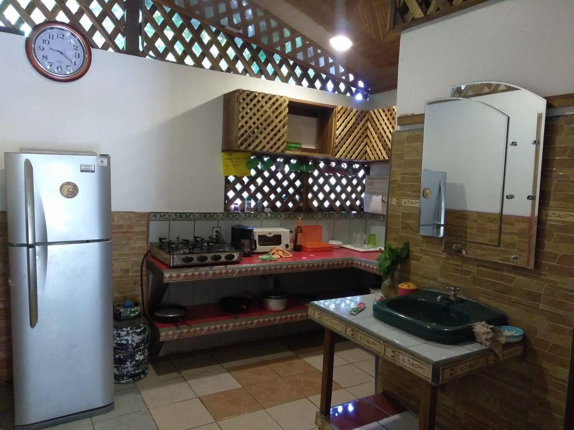 Hostal Cecilia Puerto Viejo de Talamanca 외부 사진