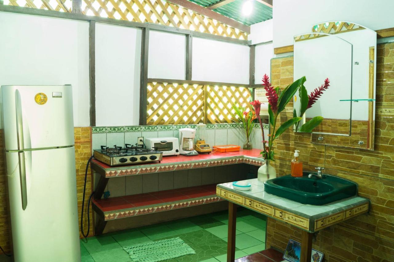 Hostal Cecilia Puerto Viejo de Talamanca 외부 사진